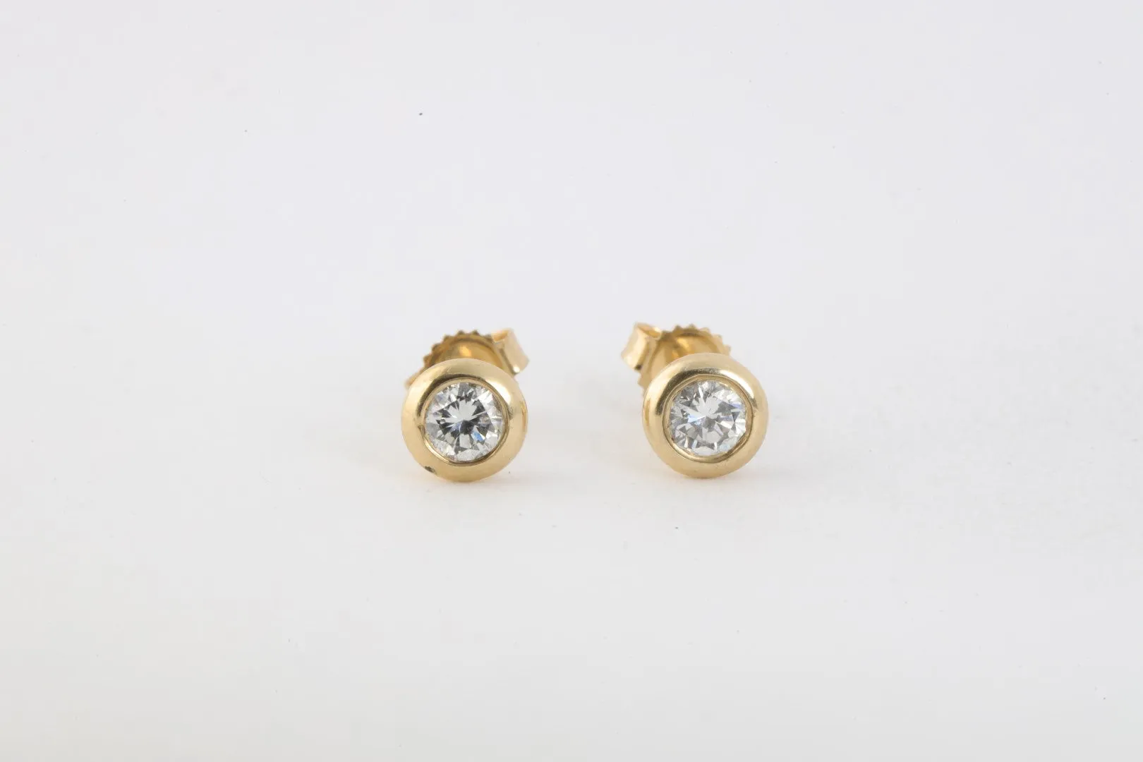 14k Yellow Gold 0.40tcw Diamond Bezel Set Stud Earrings (1.03g.)