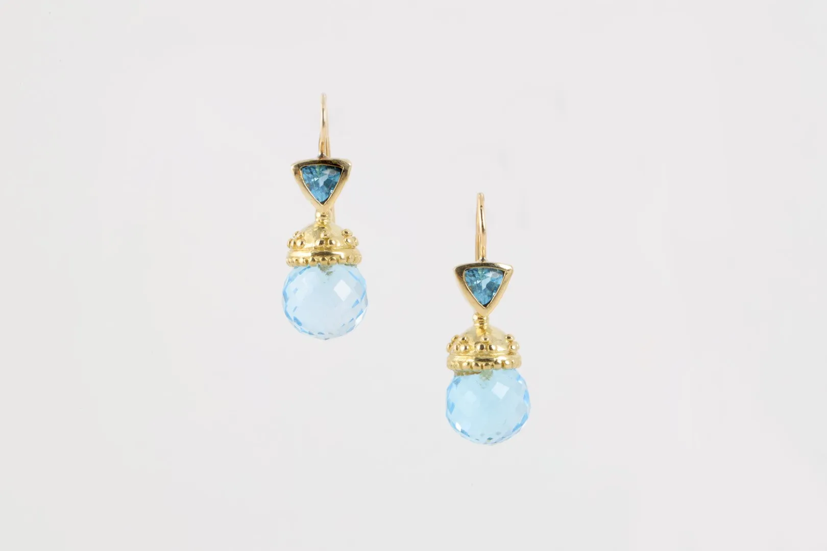 18k Yellow Gold 14.76tcw Blue Topaz Dangle Earrings (7.98g.)