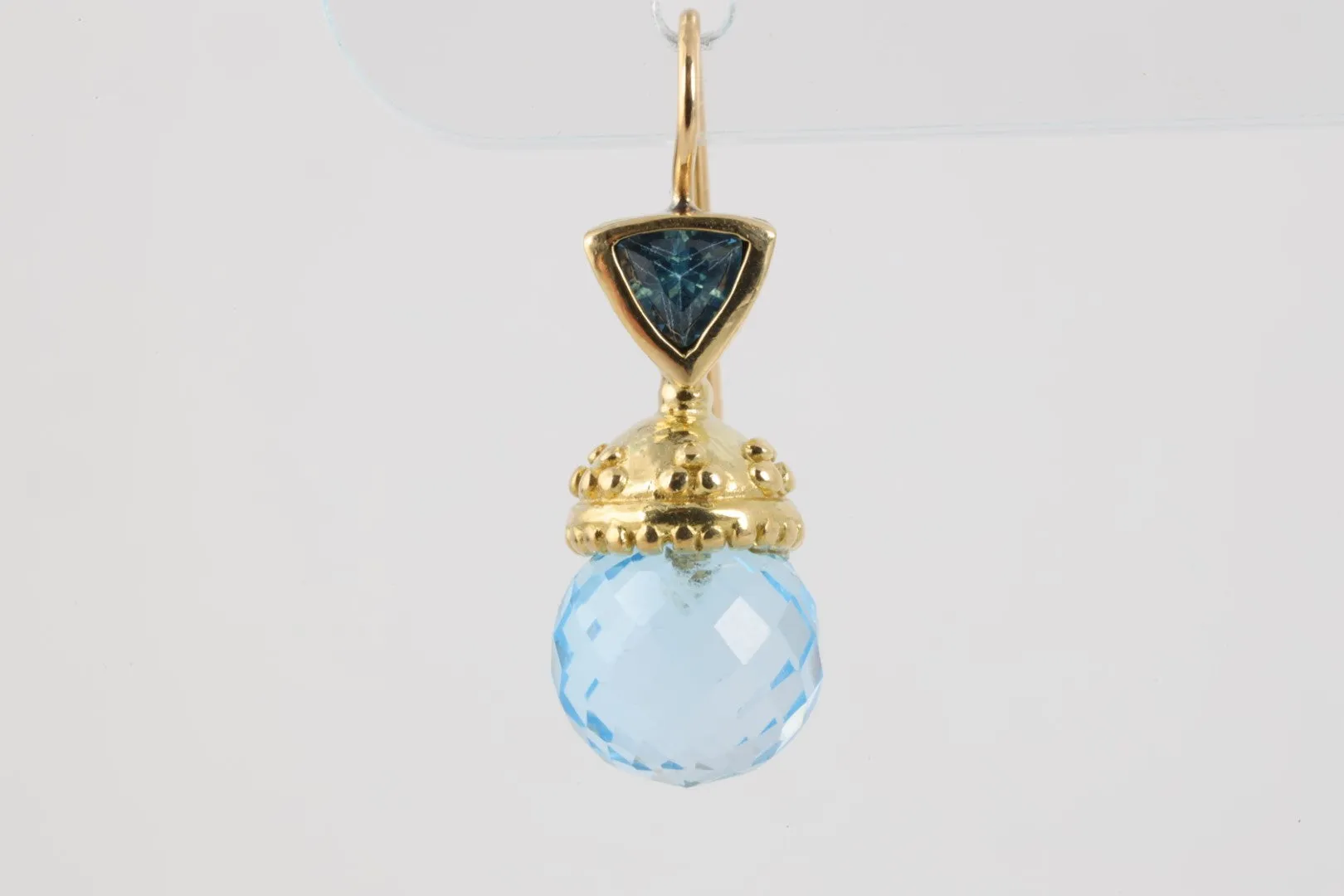 18k Yellow Gold 14.76tcw Blue Topaz Dangle Earrings (7.98g.)