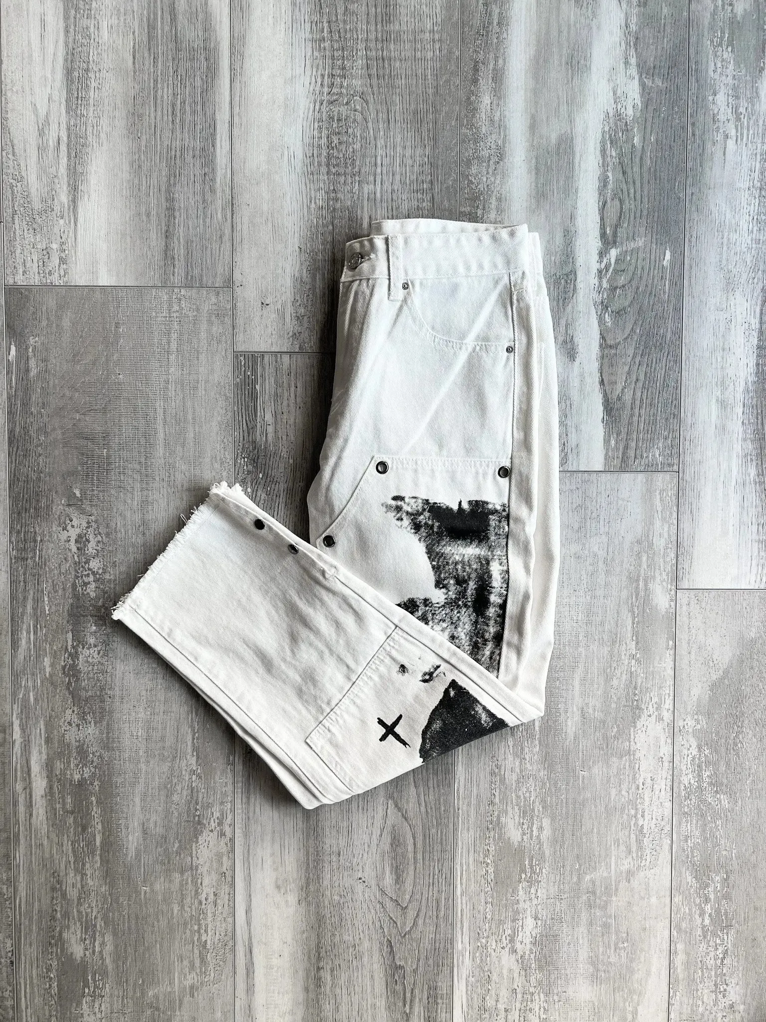 Aelfric Eden White Graphic Pants