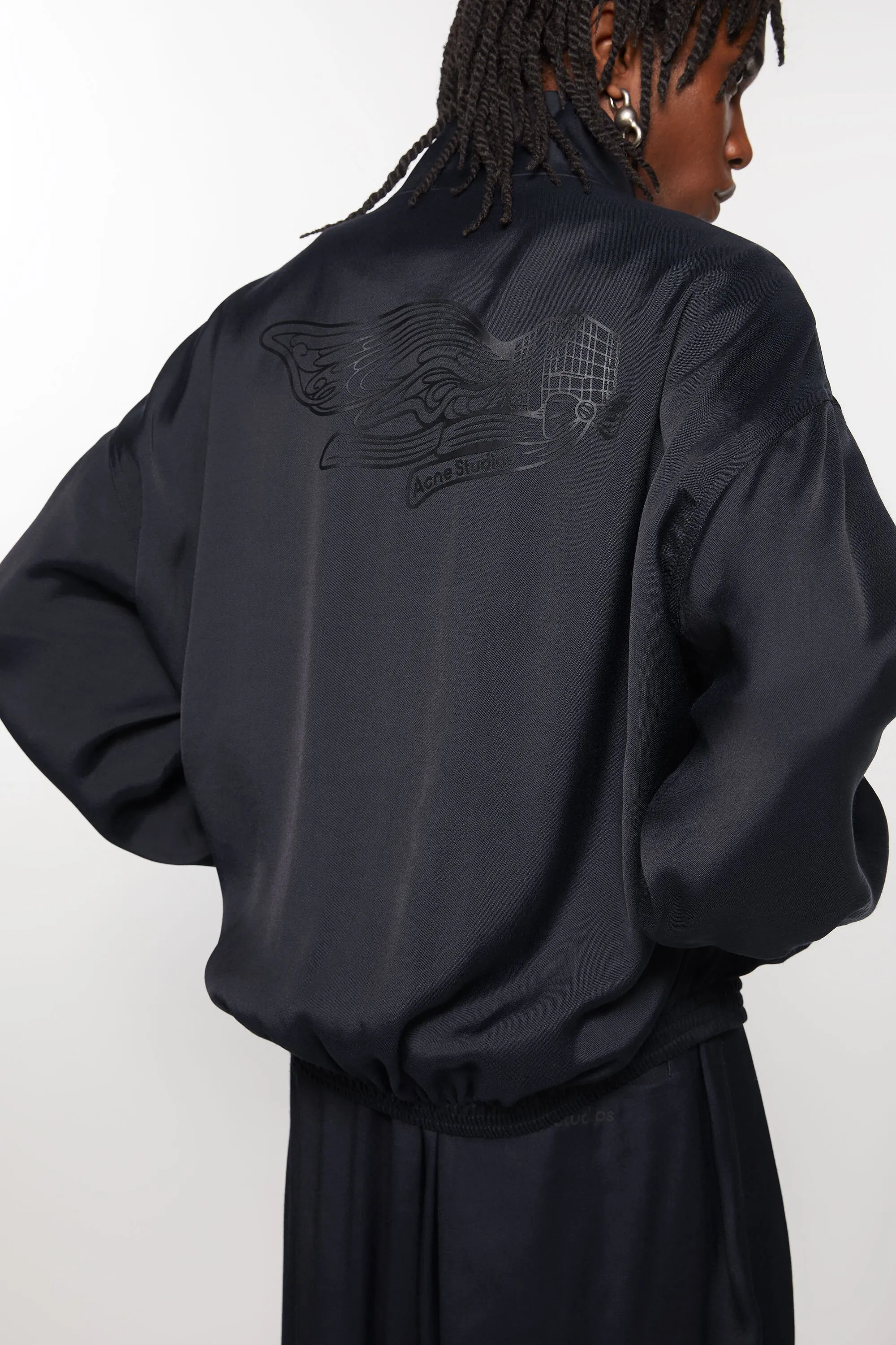 Fluid tracksuit jacket