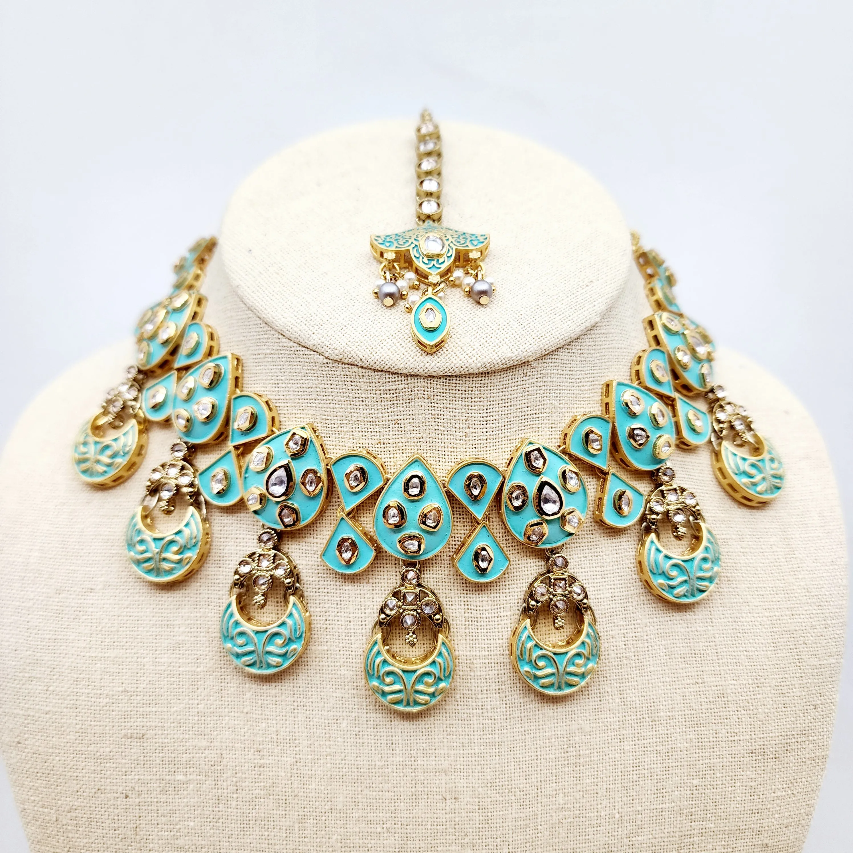 Kelsy Necklace Set