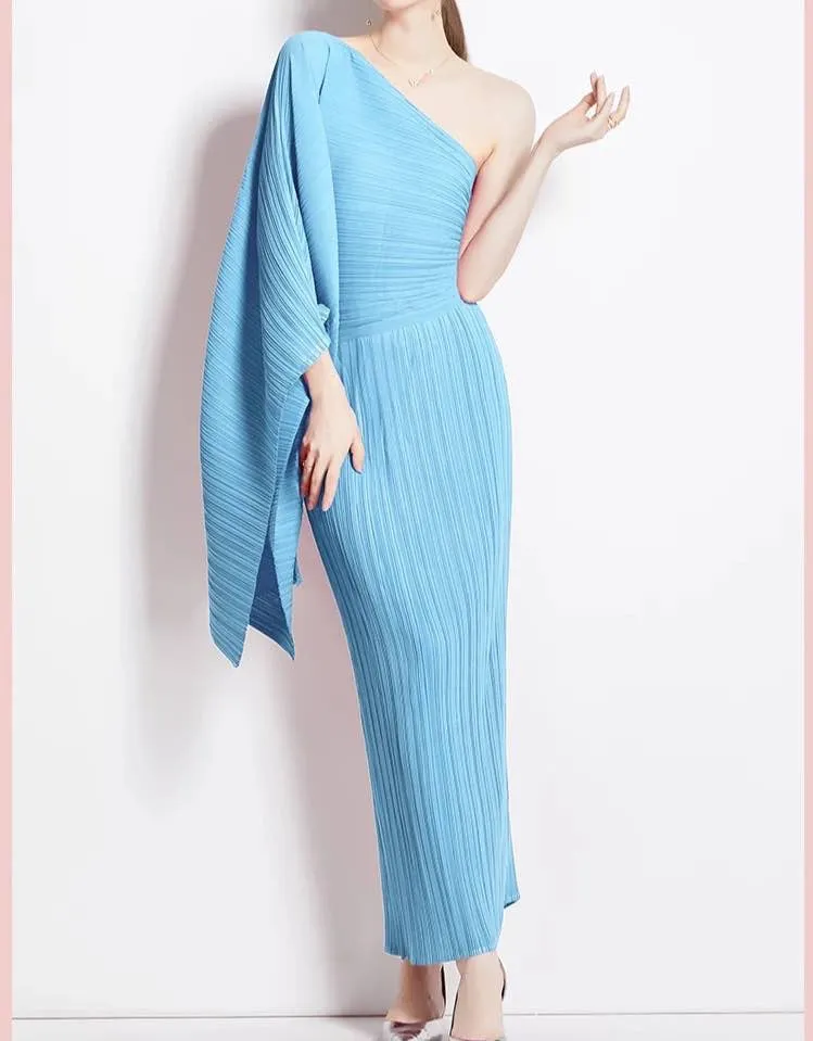 One Long Sleeve Slim Pleated Dress