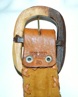 vintage 1970s belt brown TOOLED leather wood buckle Hand Made Mexico 30 31 32 34