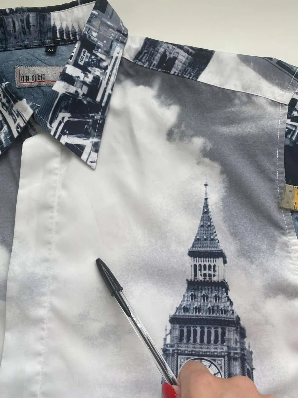 Vintage Big Ben graphic shirt in grey and white – Small / Medium